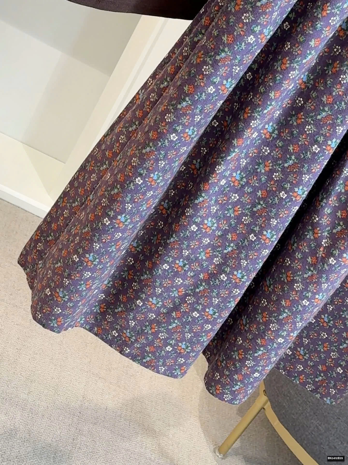 CHÂN VÁY HOA CỔ ĐIỂN