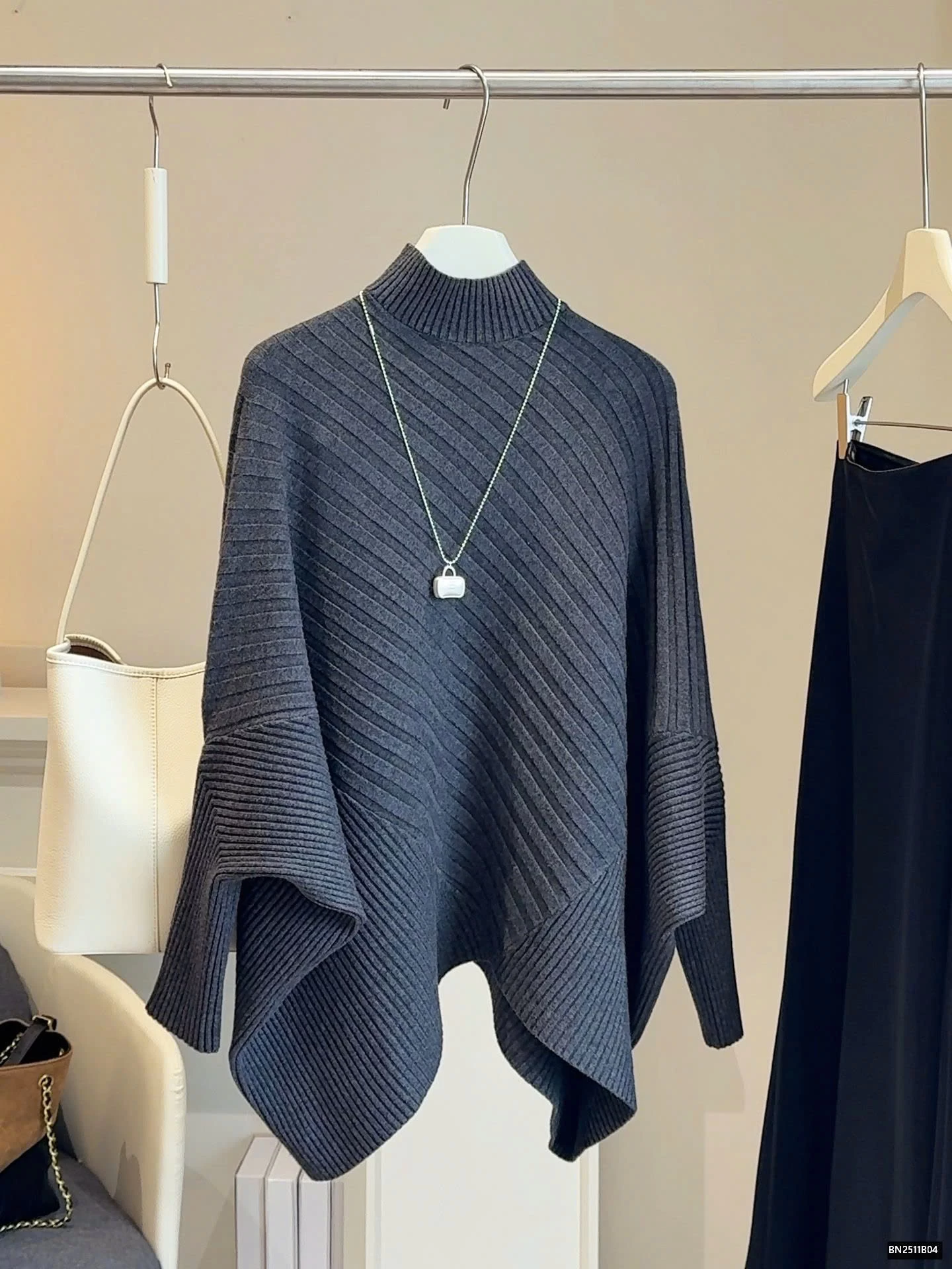 ÁO LEN CÁNH RƠI CAO CỔ ANNA