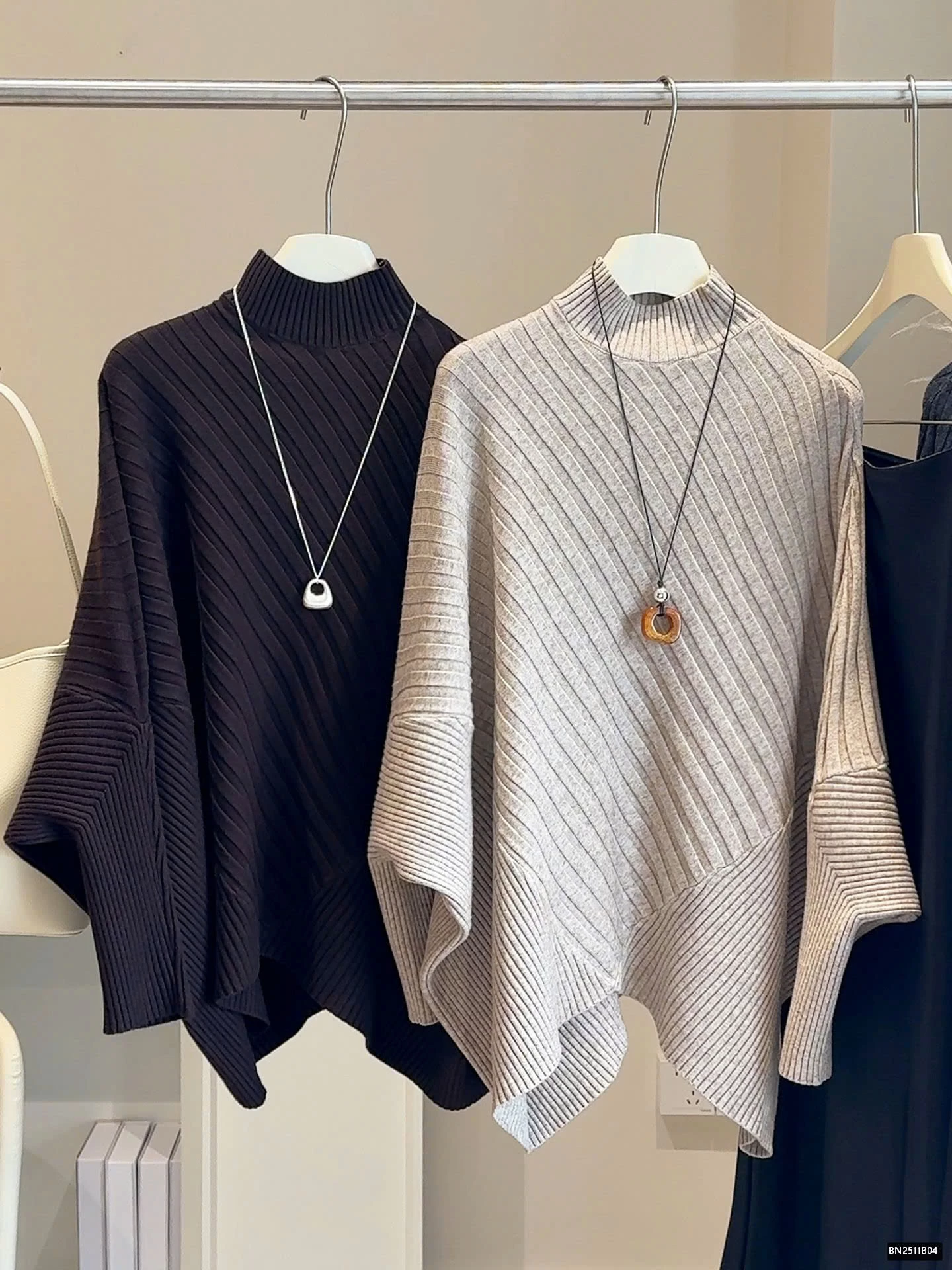 ÁO LEN CÁNH RƠI CAO CỔ ANNA