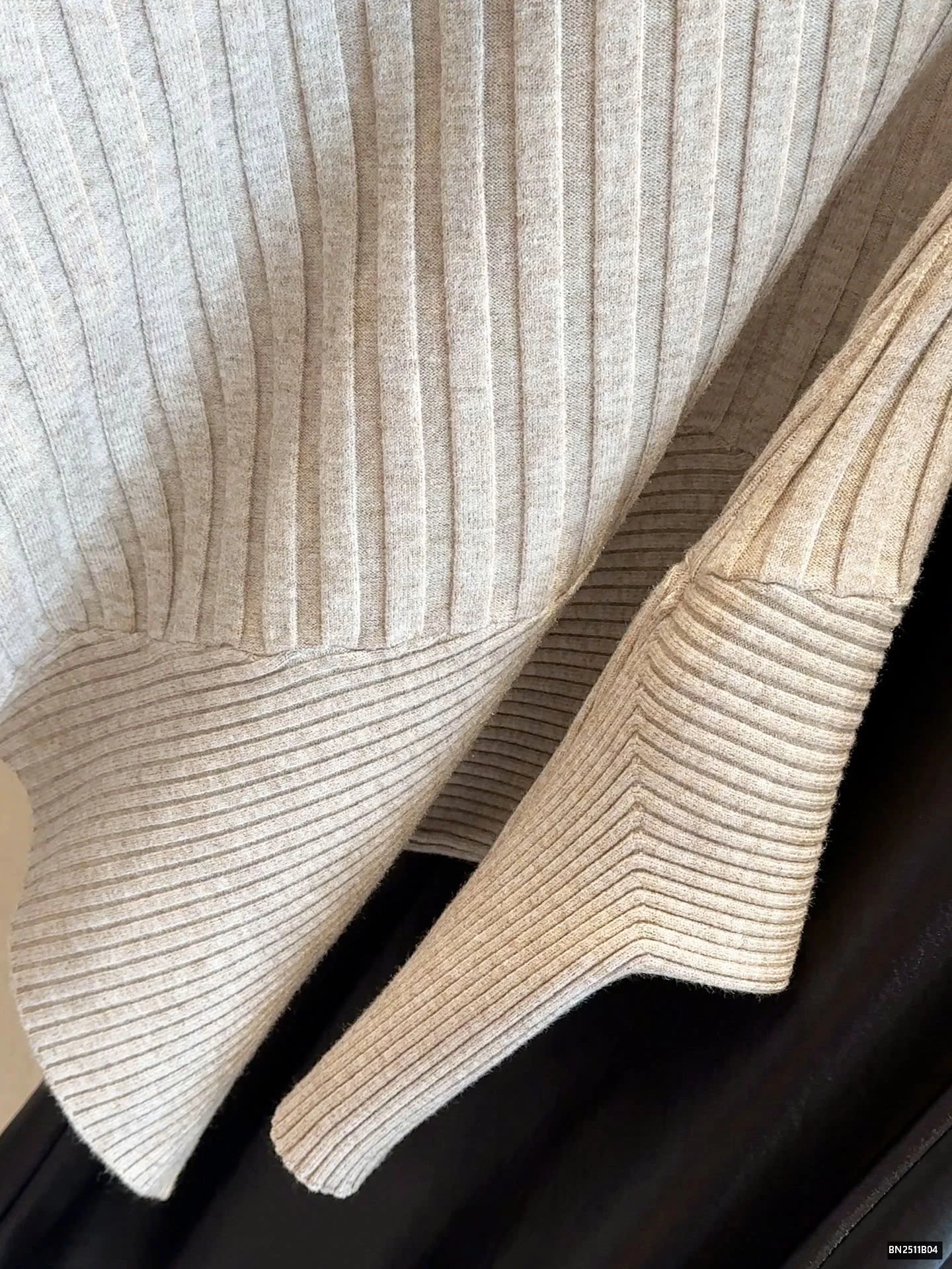 ÁO LEN CÁNH RƠI CAO CỔ ANNA