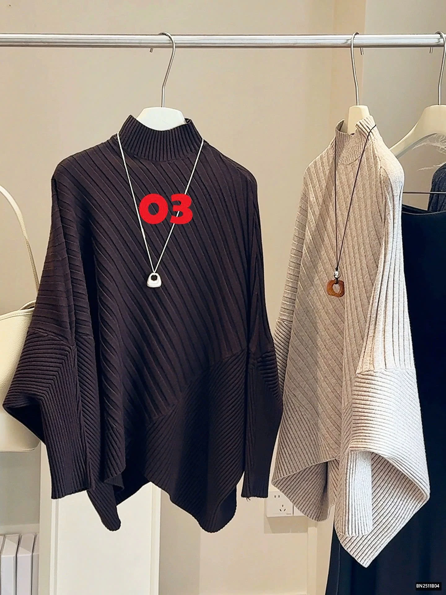 ÁO LEN CÁNH RƠI CAO CỔ ANNA