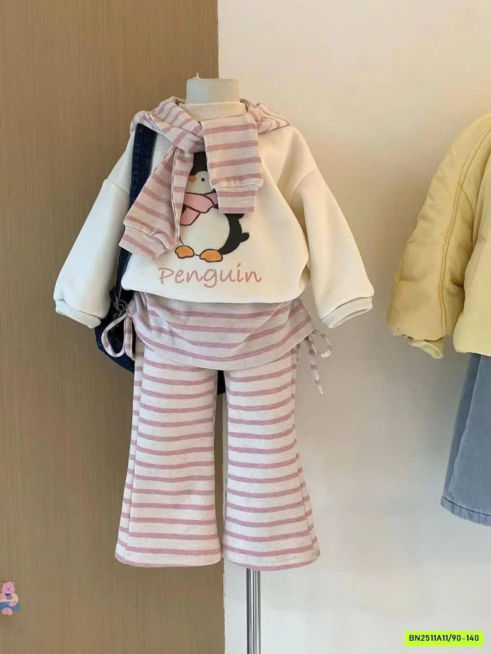 SÉT NỈ HỒNG QUẦN LOE KẺ