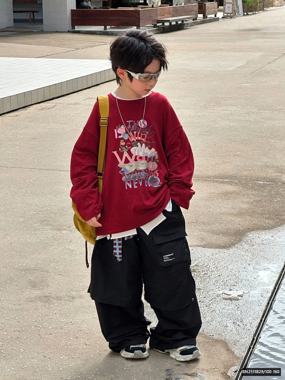 ÁO ĐỎ IN CHỮ HOẠT HÌNH