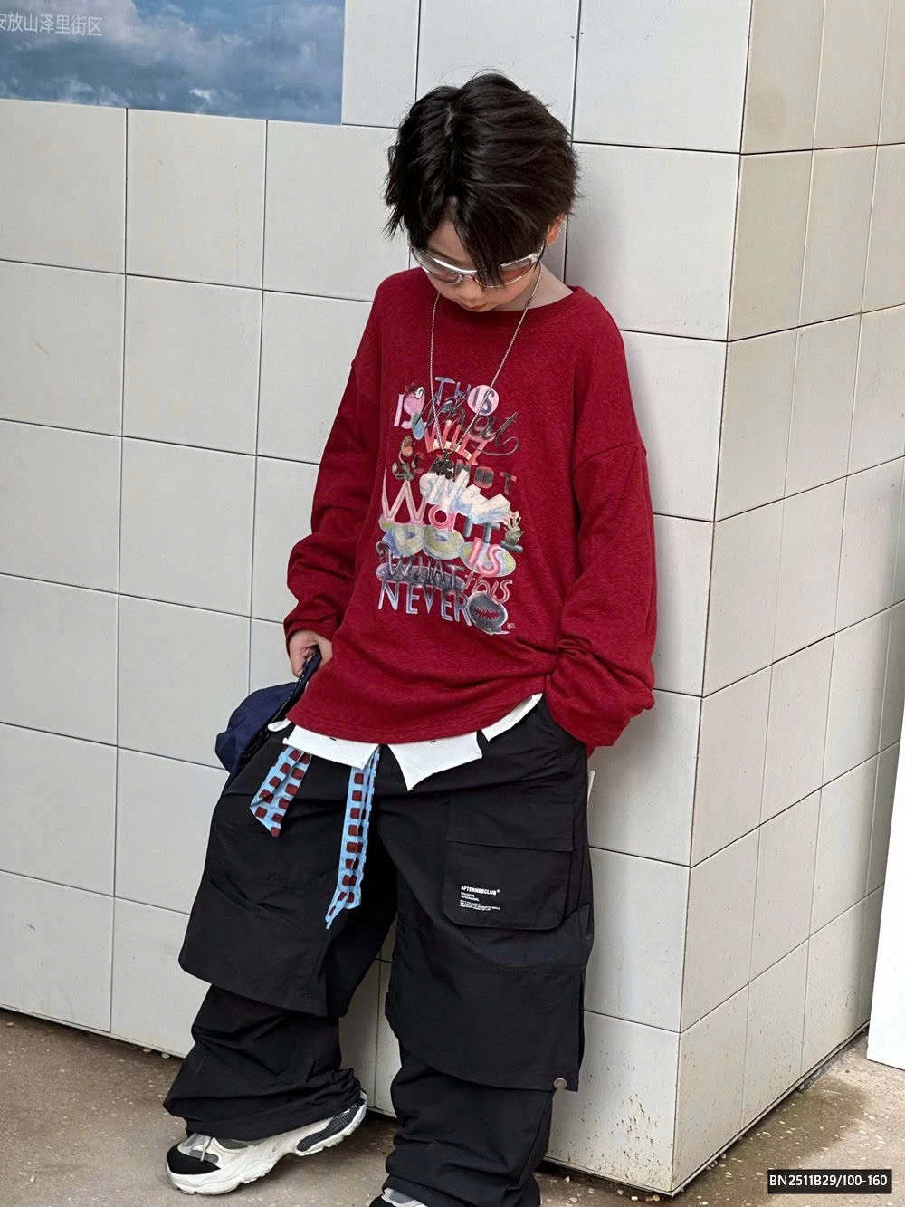 ÁO ĐỎ IN CHỮ HOẠT HÌNH