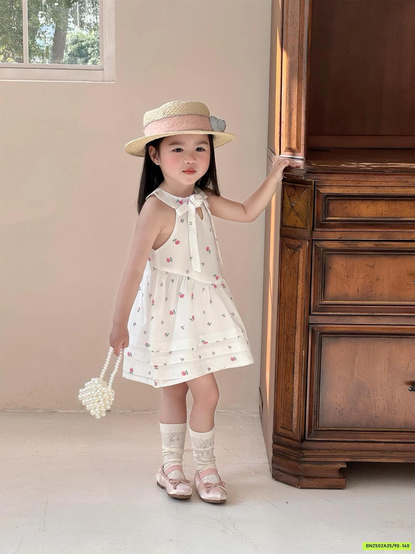 ĐẦM HOA HỒNG CỔ YẾM