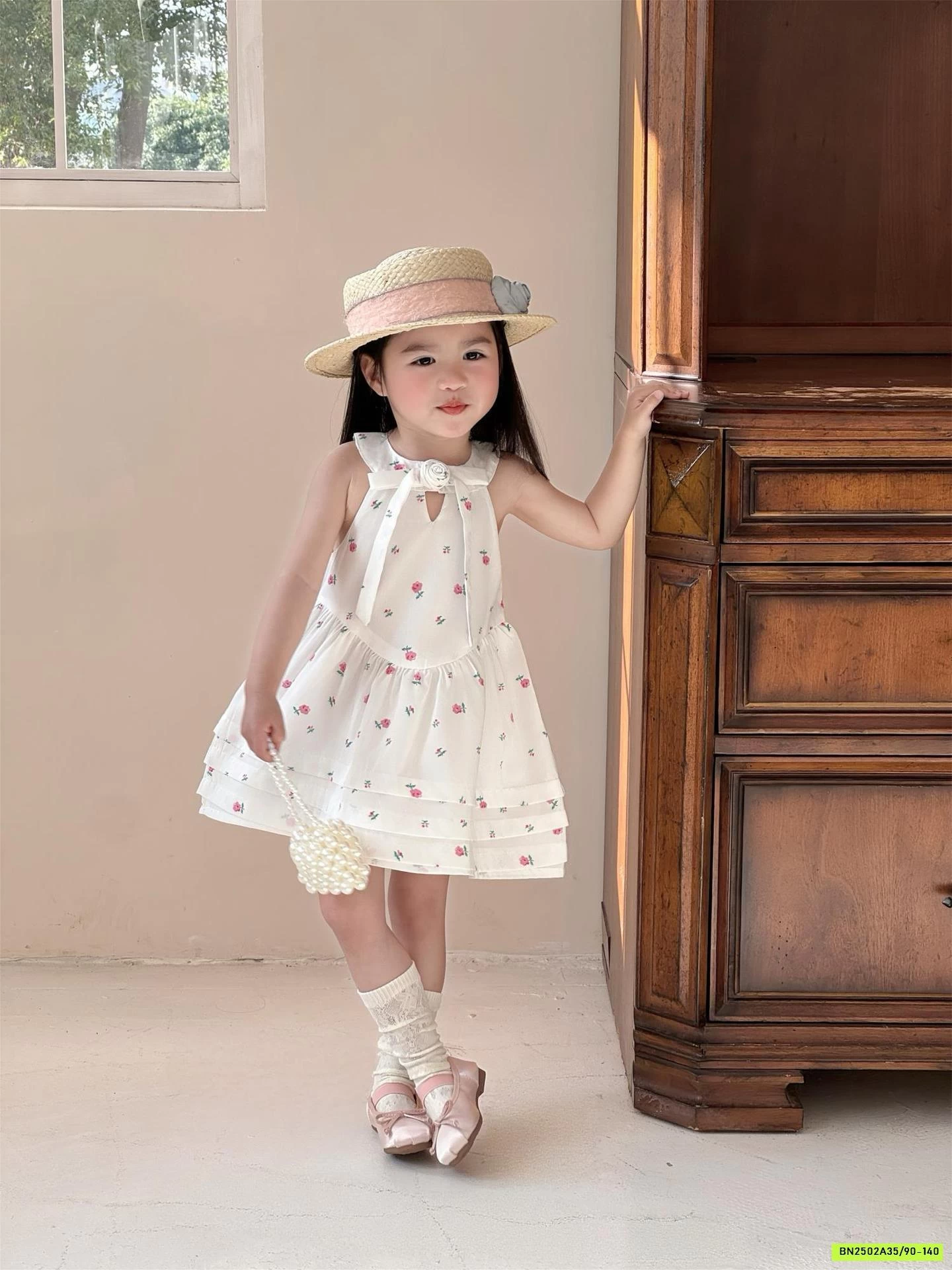 ĐẦM HOA HỒNG CỔ YẾM