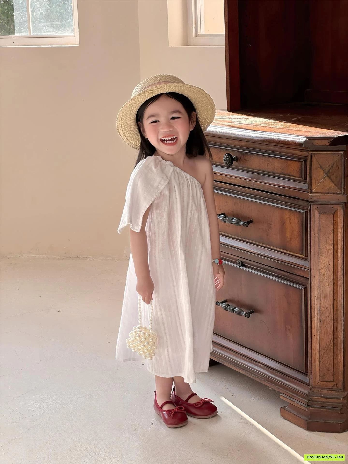 ĐẦM SUÔNG TRẮNG LỆCH VAI