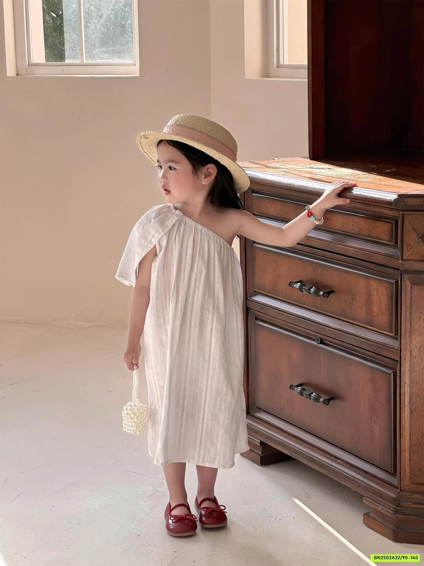 ĐẦM SUÔNG TRẮNG LỆCH VAI