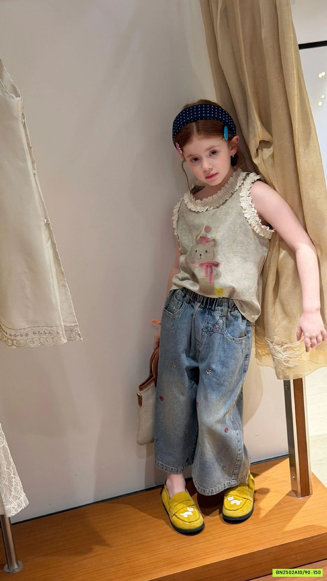 ÁO THUN GẤU SÁT NÁCH VIỀN REN