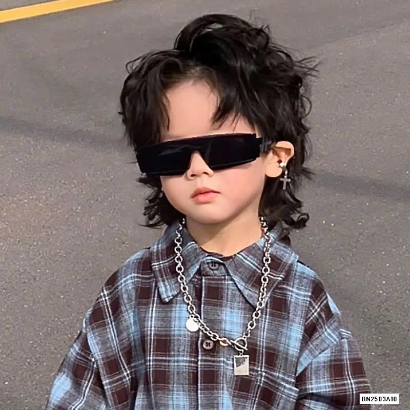 KÍNH RÂM PHỐI VIỀN MÀU BÉ