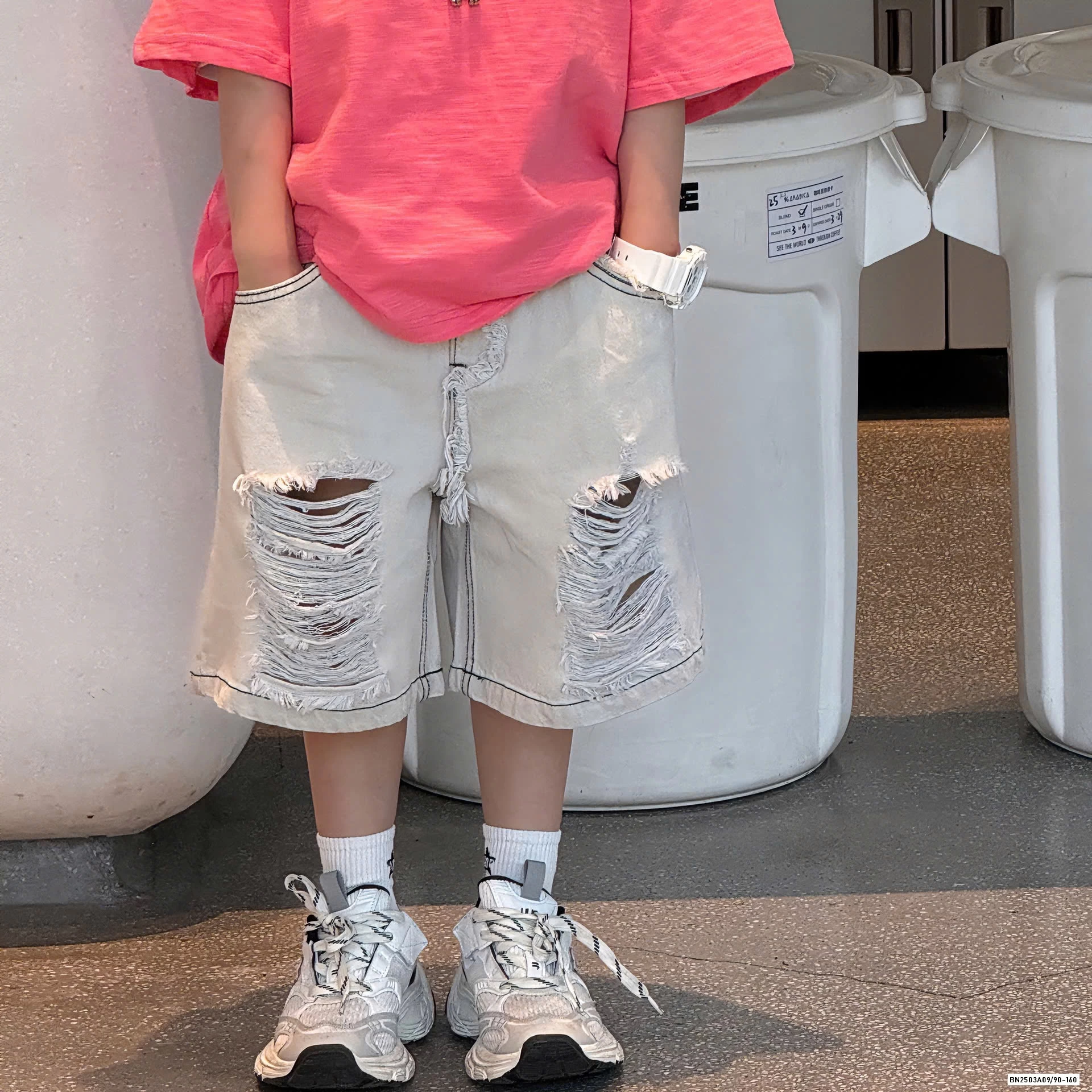 ÁO THUN HỒNG MIX SHORT TRẮNG RÁCH