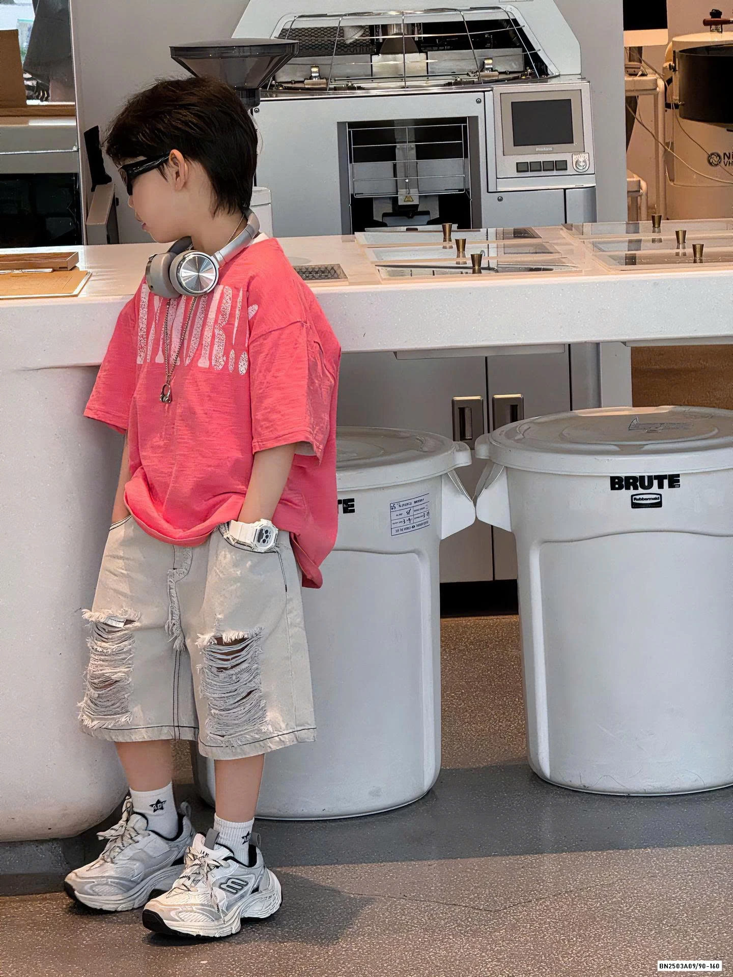 ÁO THUN HỒNG MIX SHORT TRẮNG RÁCH