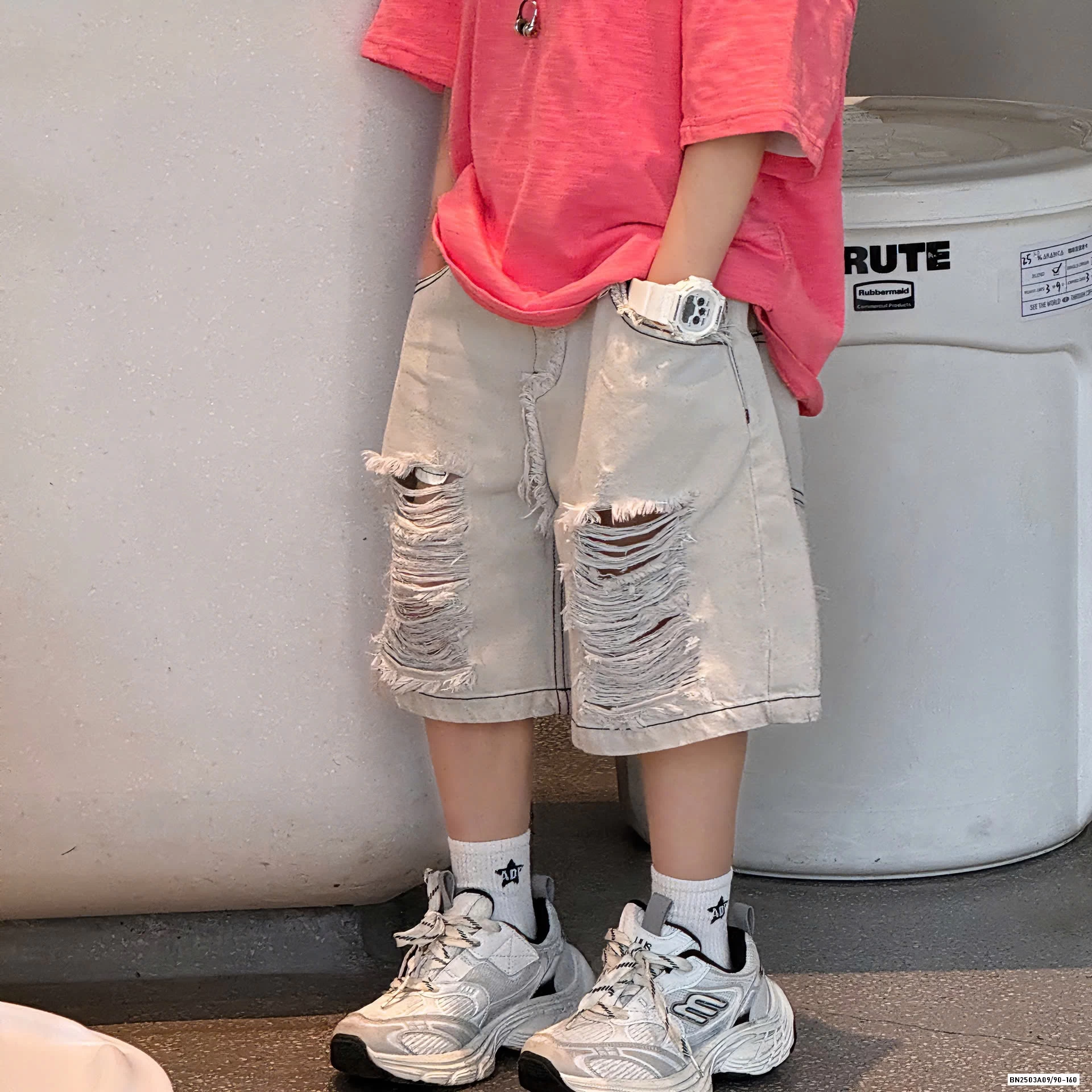 ÁO THUN HỒNG MIX SHORT TRẮNG RÁCH