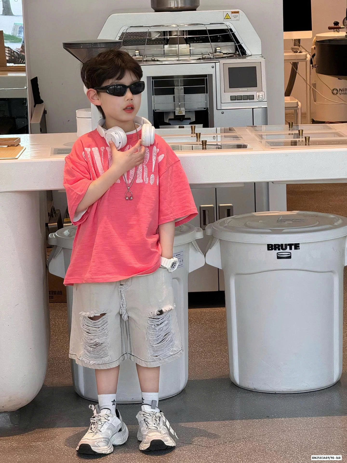 ÁO THUN HỒNG MIX SHORT TRẮNG RÁCH