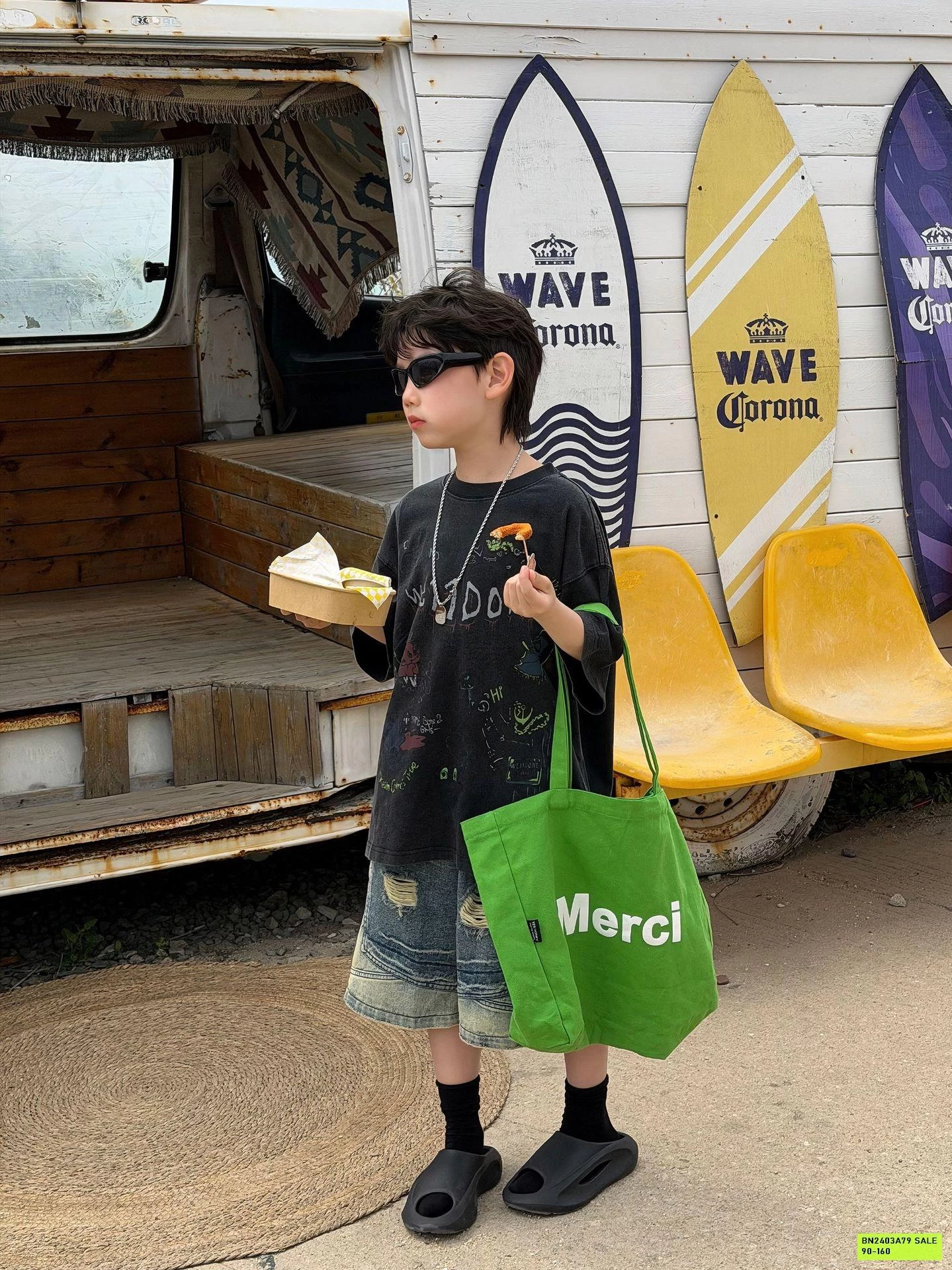 ÁO THUN ĐEN HỌA TIẾT NGỘ NGHĨNH FANSHU