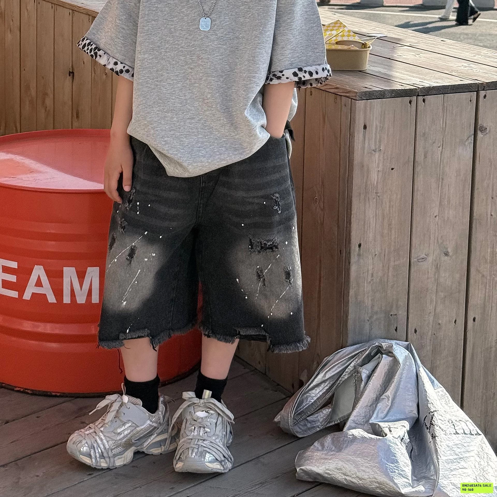 SHORT JEANS ĐEN LOANG VẢY SƠN FANSHU