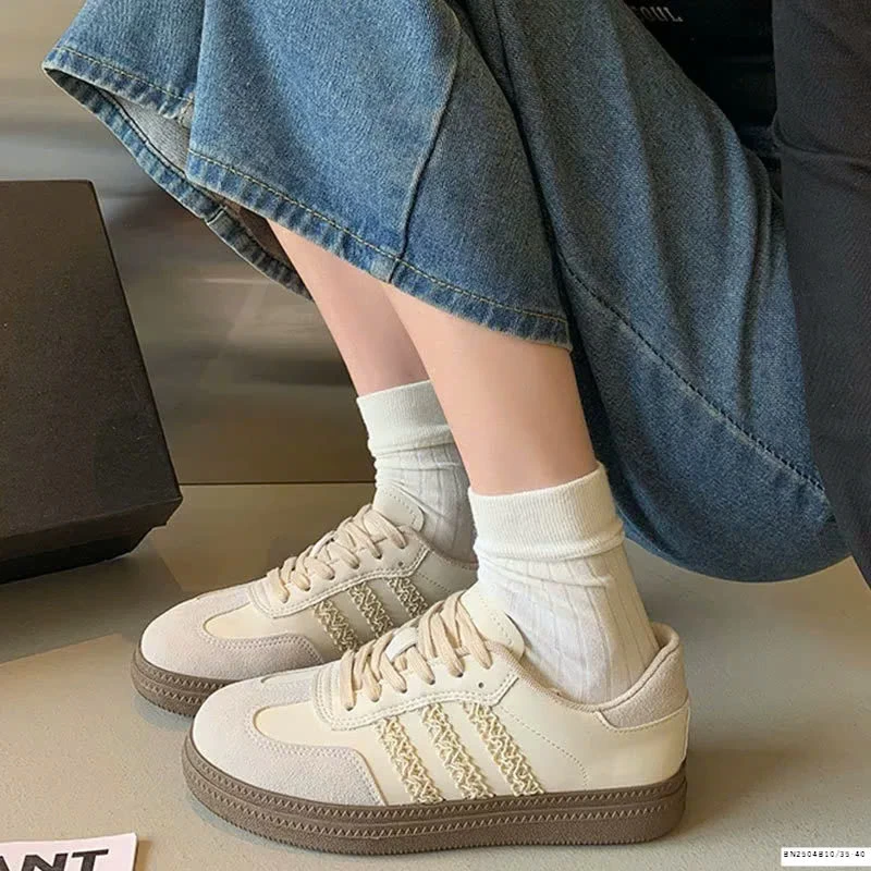 GIÀY THỂ THAO BUỘC DÂY ĐẾ DÀY NỮ