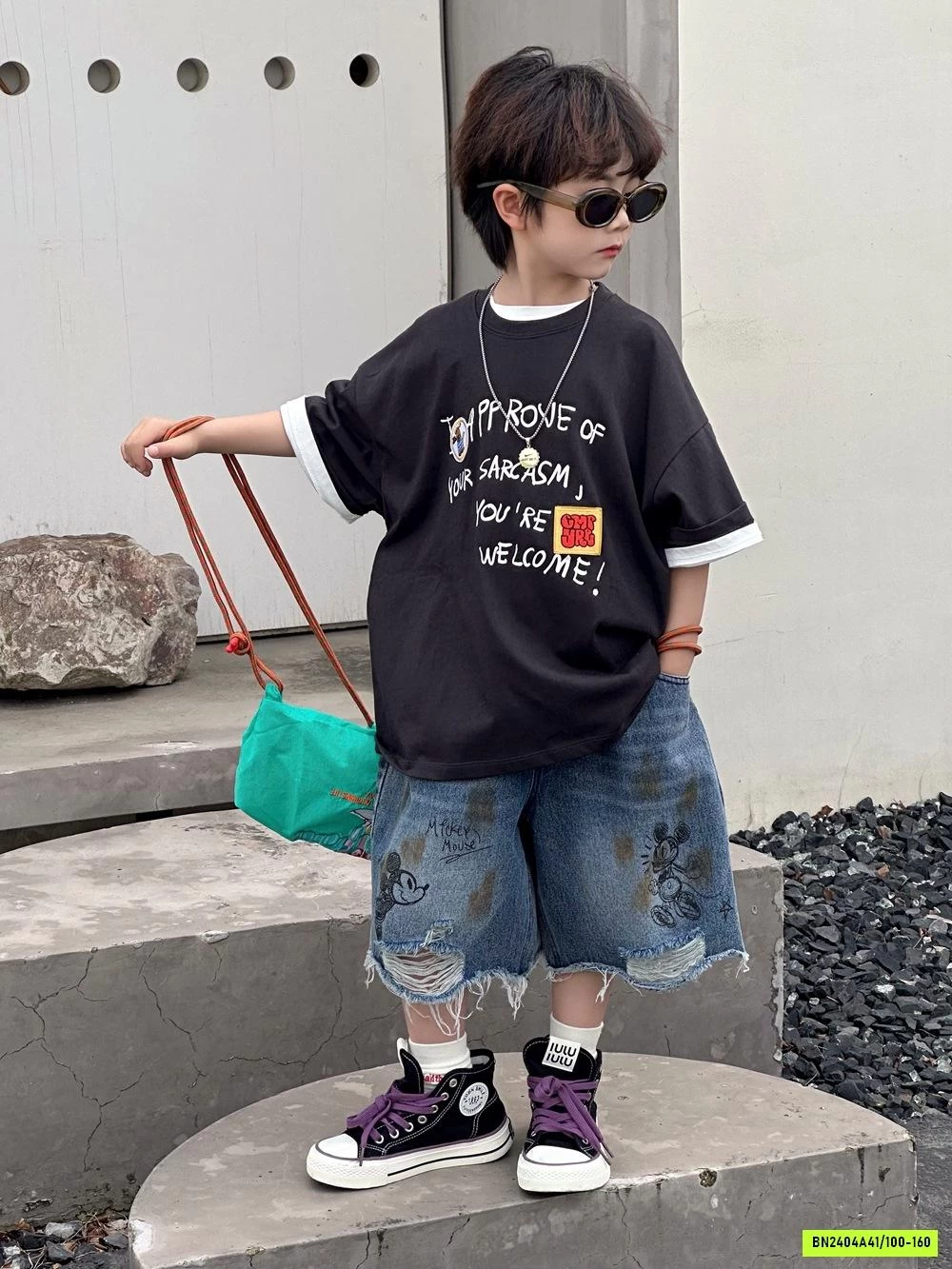 ÁO THUN ĐEN IN CHỮ TRẮNG AFTE