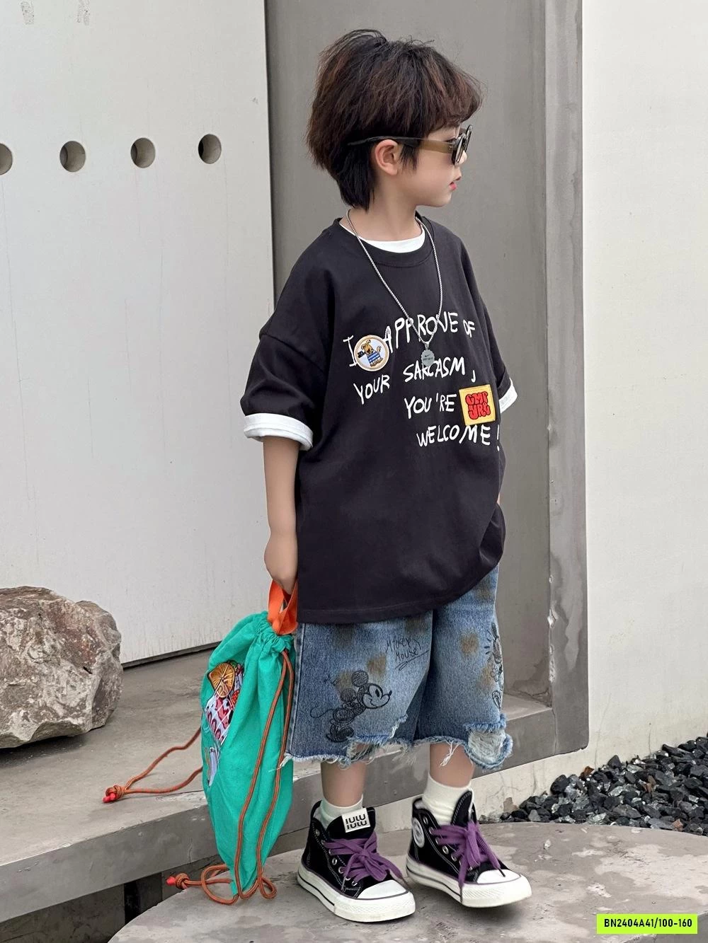 ÁO THUN ĐEN IN CHỮ TRẮNG AFTE