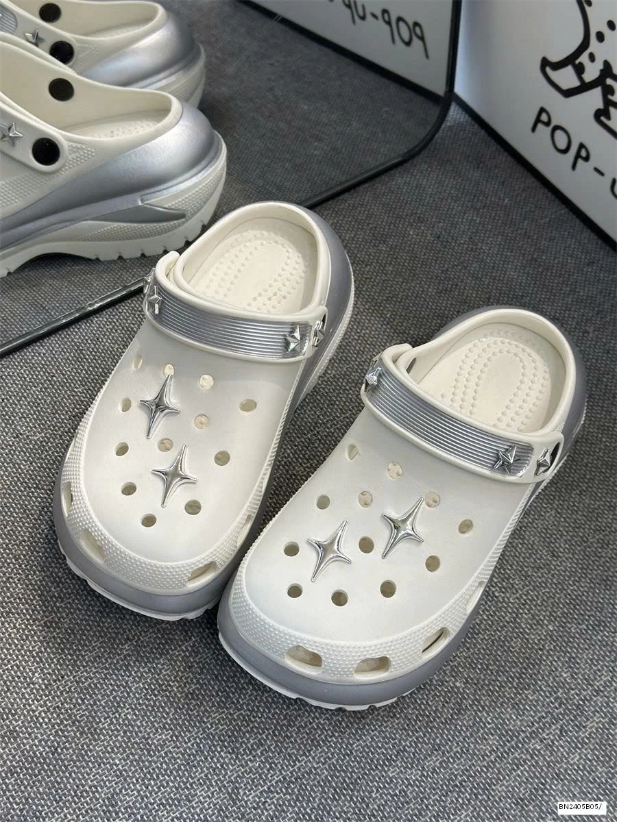 SỤC CROCS ĐẾ CAO ĐÍNH NGÔI SAO