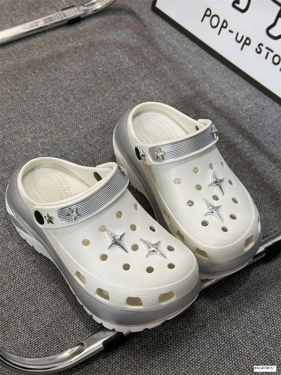 SỤC CROCS ĐẾ CAO ĐÍNH NGÔI SAO