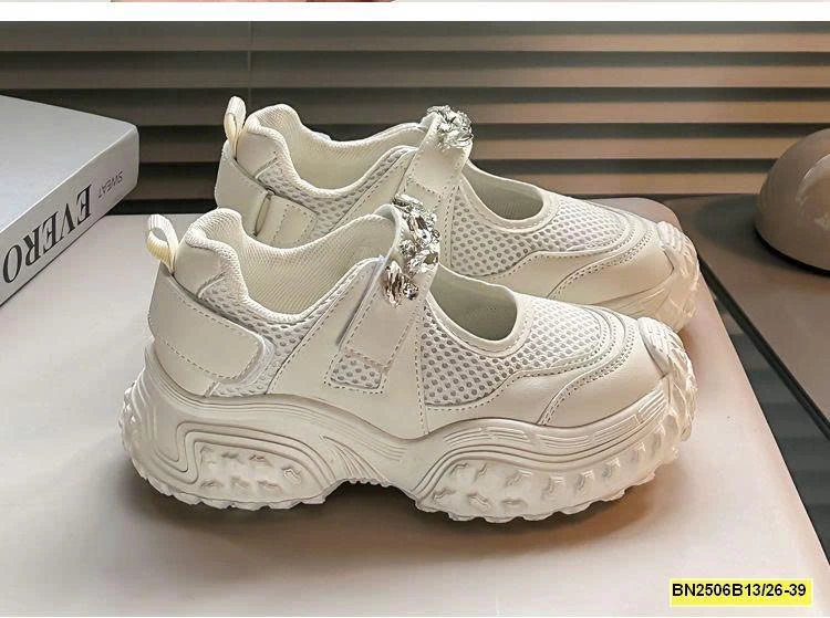 GIÀY THỂ THAO THOÁNG KHÍ BG