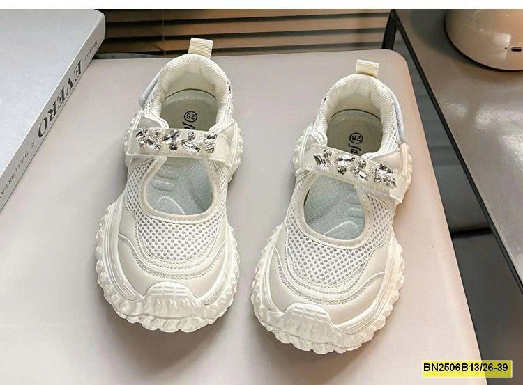 GIÀY THỂ THAO THOÁNG KHÍ BG