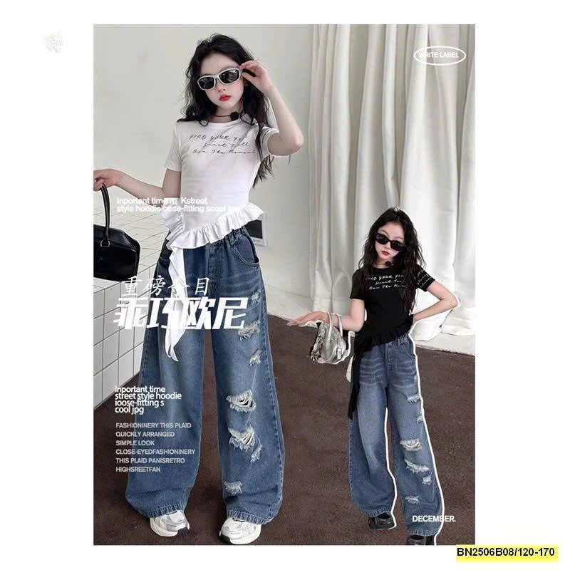 ÁO CỘC TAY VIỀN BÈO PHỐI QUẦN JEAN SUÔNG RÁCH