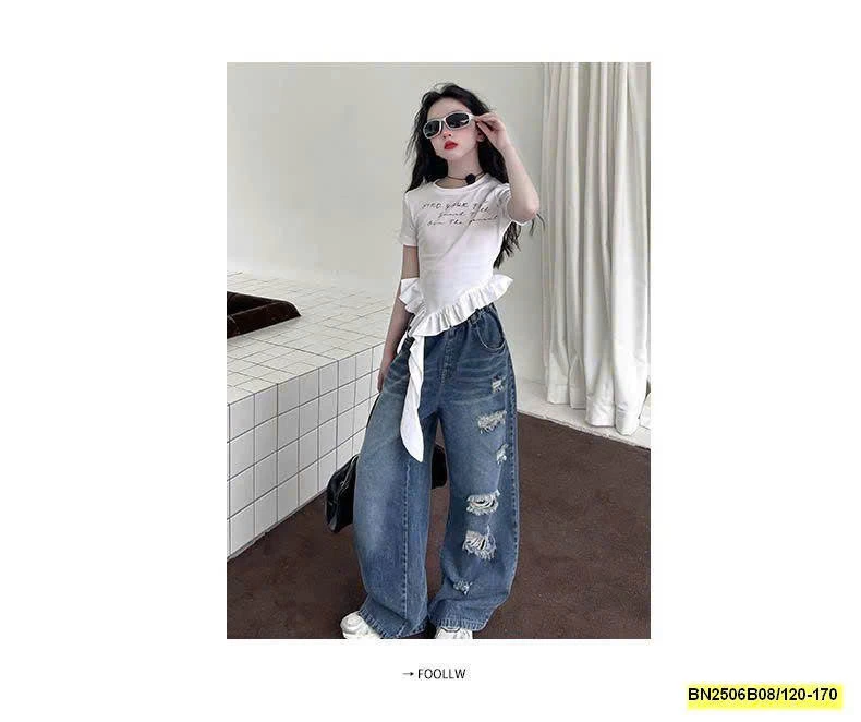 ÁO CỘC TAY VIỀN BÈO PHỐI QUẦN JEAN SUÔNG RÁCH