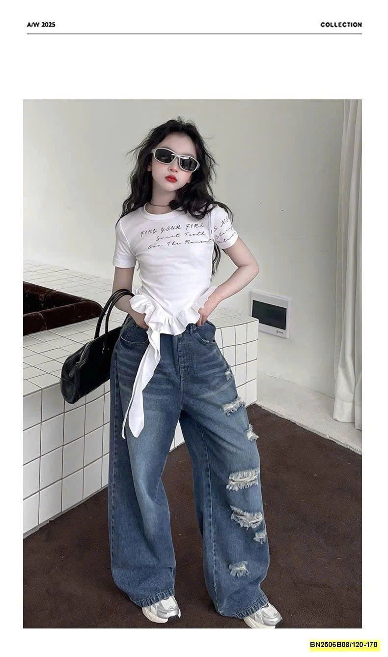 ÁO CỘC TAY VIỀN BÈO PHỐI QUẦN JEAN SUÔNG RÁCH