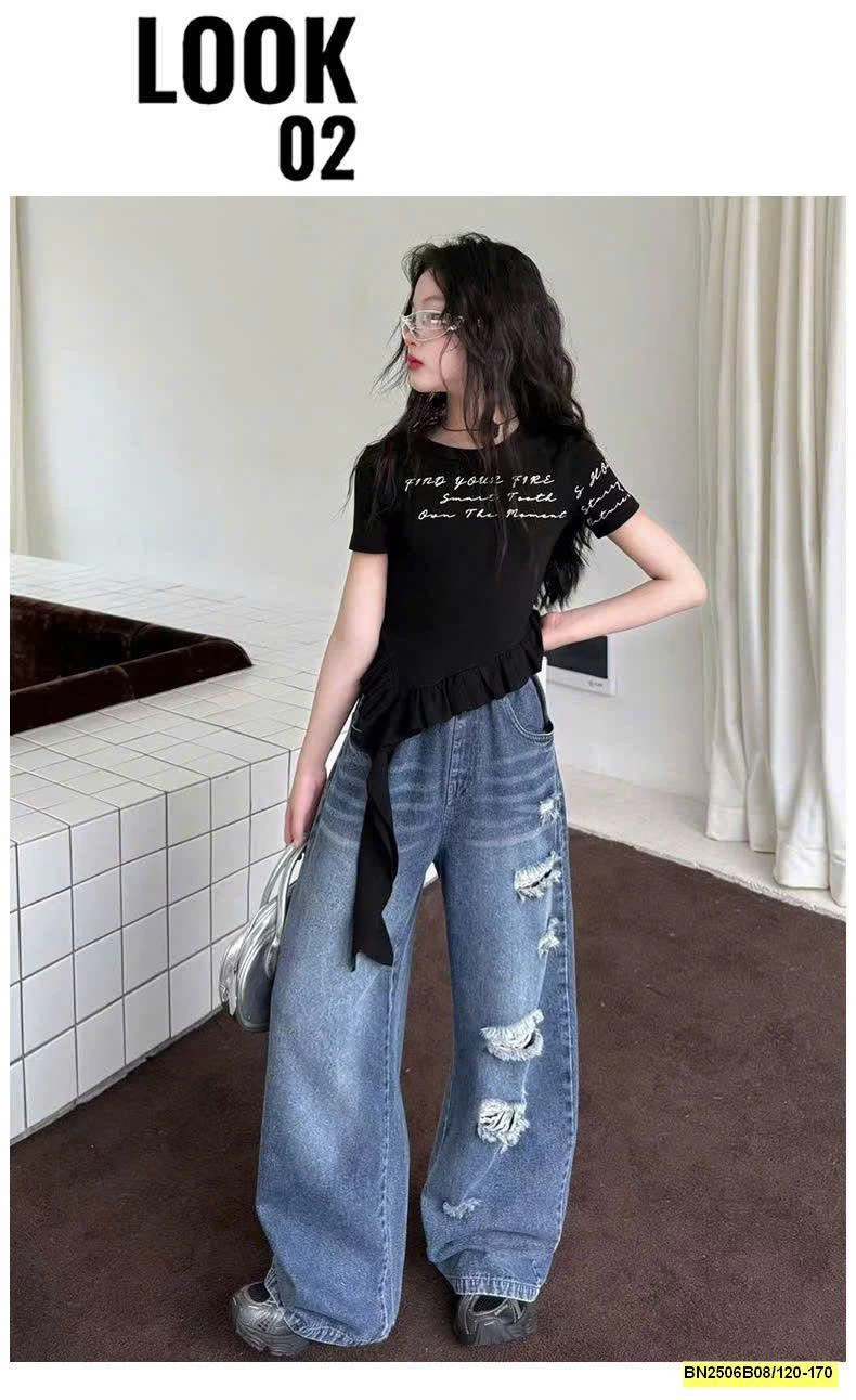 ÁO CỘC TAY VIỀN BÈO PHỐI QUẦN JEAN SUÔNG RÁCH