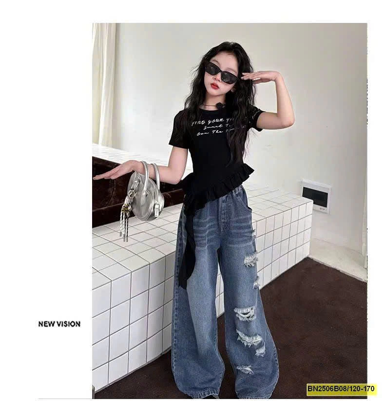 ÁO CỘC TAY VIỀN BÈO PHỐI QUẦN JEAN SUÔNG RÁCH