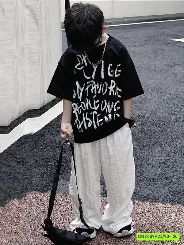 ÁO THUN ĐEN IN CHỮ TRẮNG
