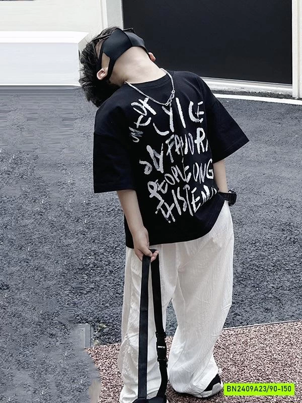 ÁO THUN ĐEN IN CHỮ TRẮNG