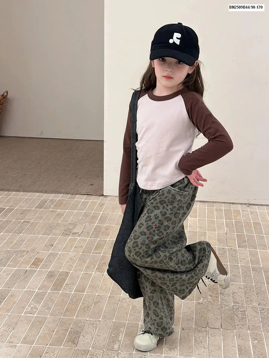 Áo dài tay phối màu nhà Ambb  25G040