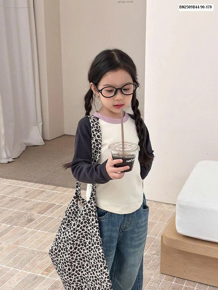 Áo dài tay phối màu nhà Ambb  25G040