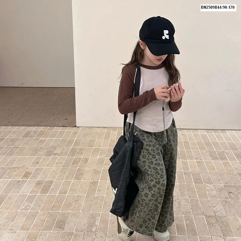 Áo dài tay phối màu nhà Ambb  25G040