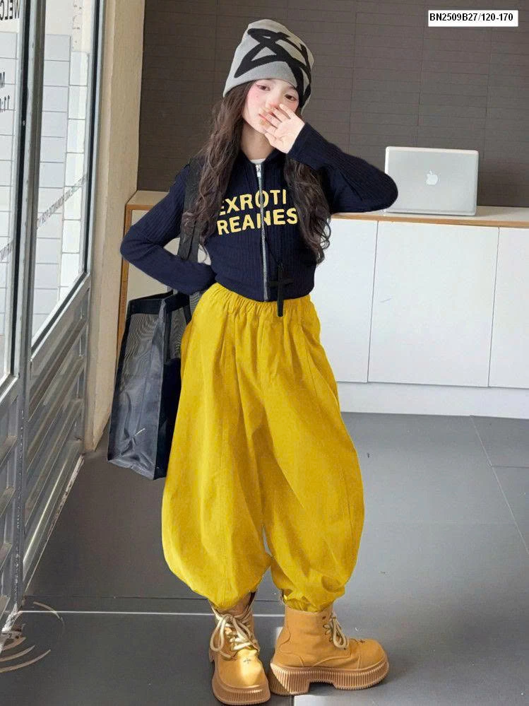 ÁO KHOÁC IN CHỮ DÁNG NGẮN MIX QUẦN SUÔNG