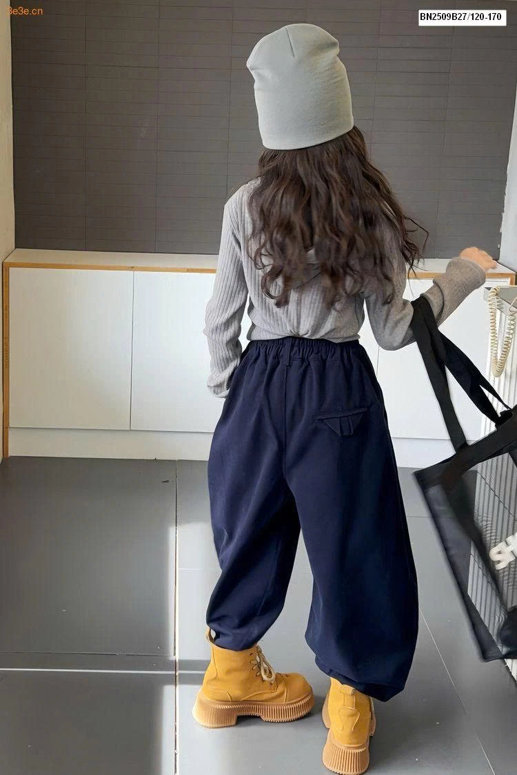 ÁO KHOÁC IN CHỮ DÁNG NGẮN MIX QUẦN SUÔNG