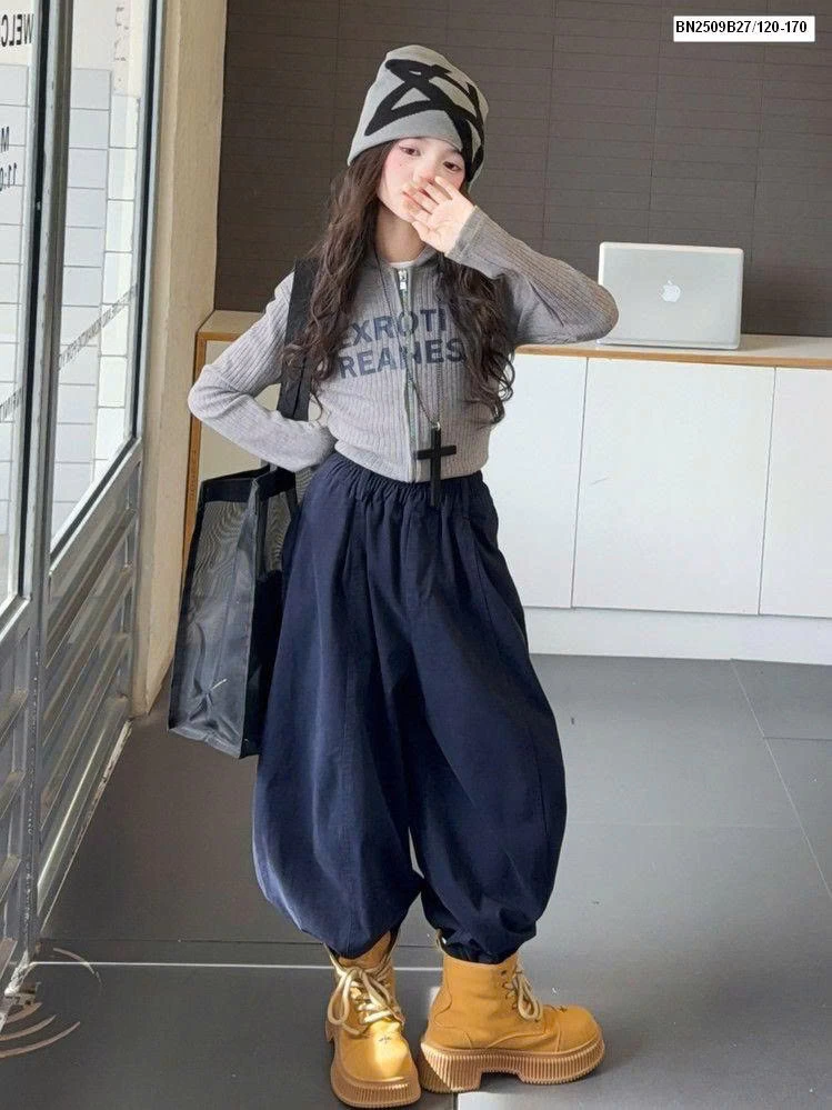 ÁO KHOÁC IN CHỮ DÁNG NGẮN MIX QUẦN SUÔNG