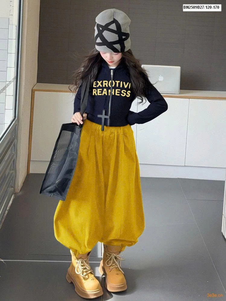 ÁO KHOÁC IN CHỮ DÁNG NGẮN MIX QUẦN SUÔNG