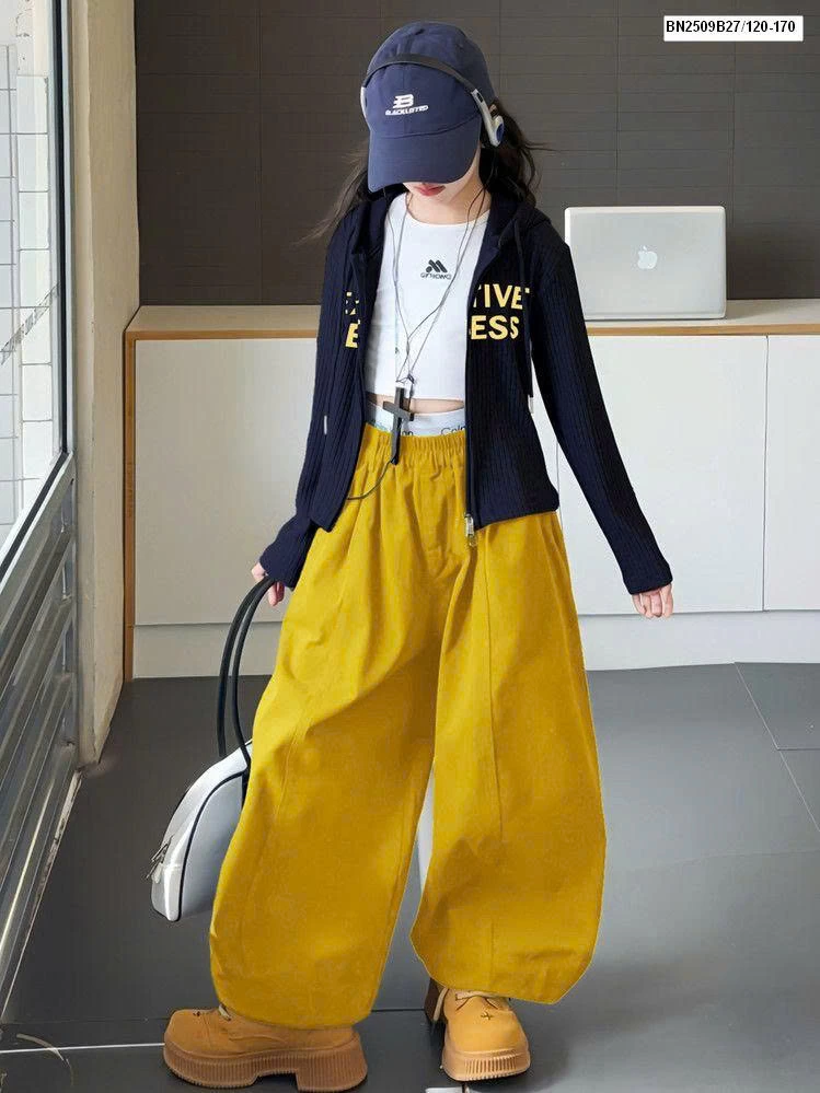 ÁO KHOÁC IN CHỮ DÁNG NGẮN MIX QUẦN SUÔNG