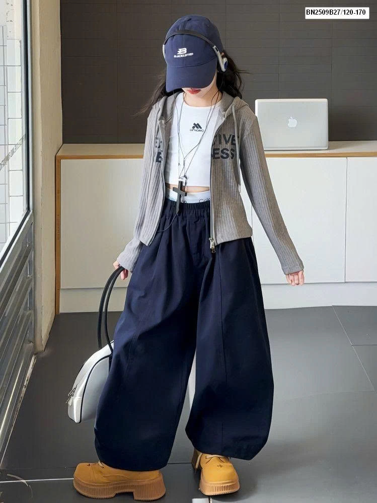 ÁO KHOÁC IN CHỮ DÁNG NGẮN MIX QUẦN SUÔNG