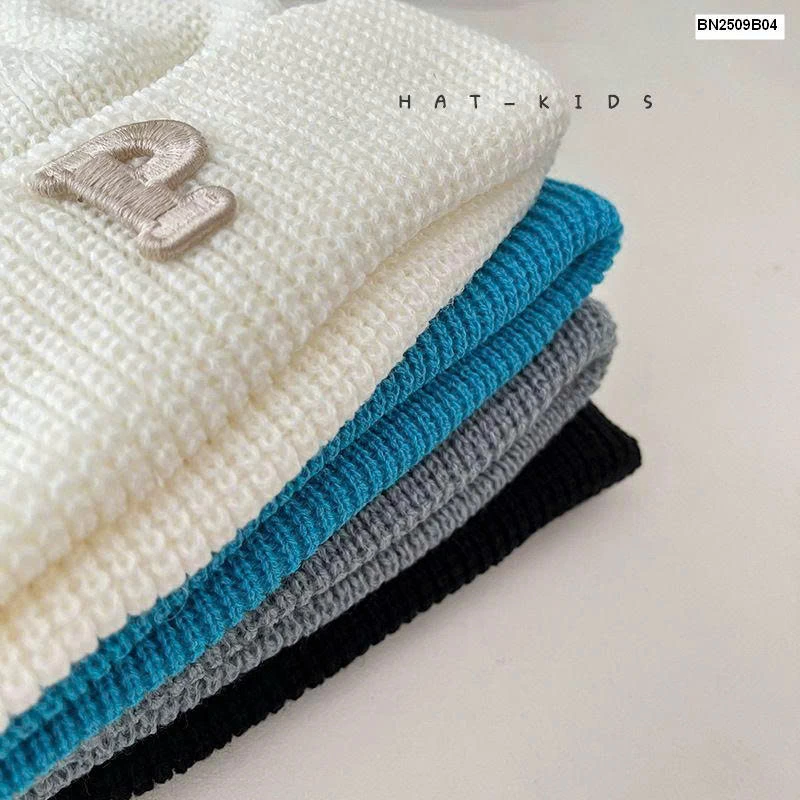 MŨ LEN CHỮ P NHÍ