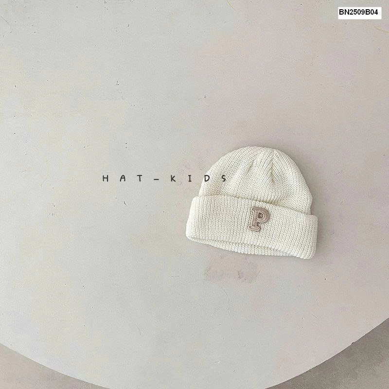 MŨ LEN CHỮ P NHÍ