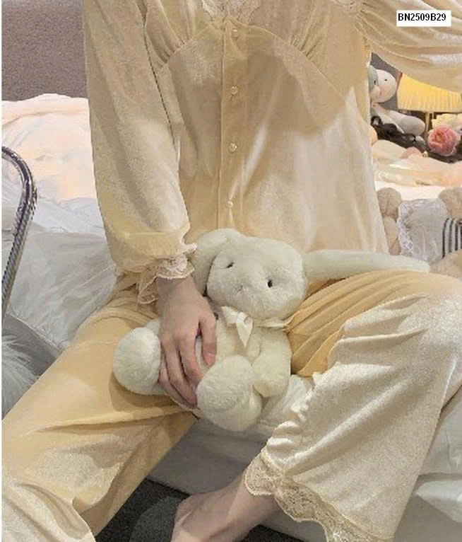 PIZAMA NHUNG VIỀN REN NỮ