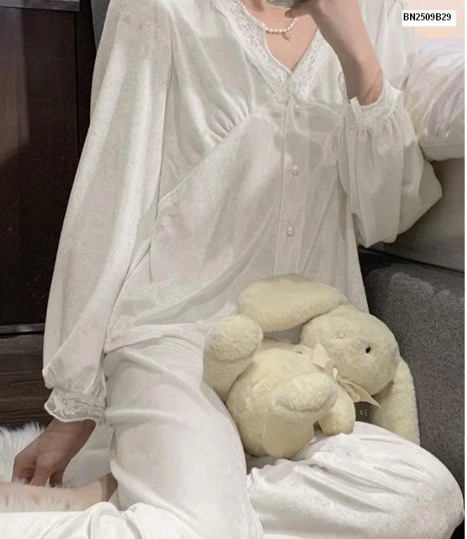 PIZAMA NHUNG VIỀN REN NỮ