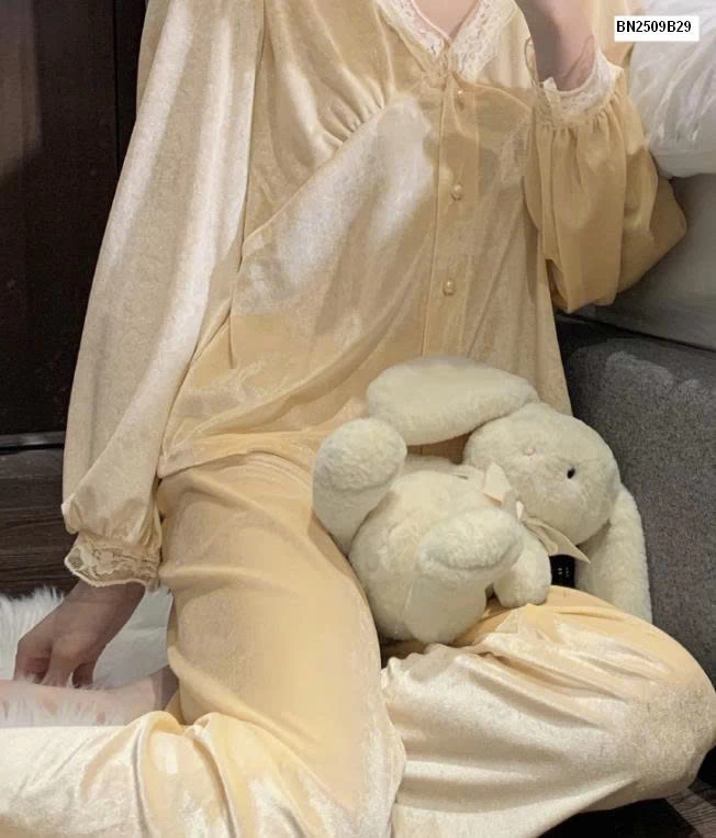 PIZAMA NHUNG VIỀN REN NỮ