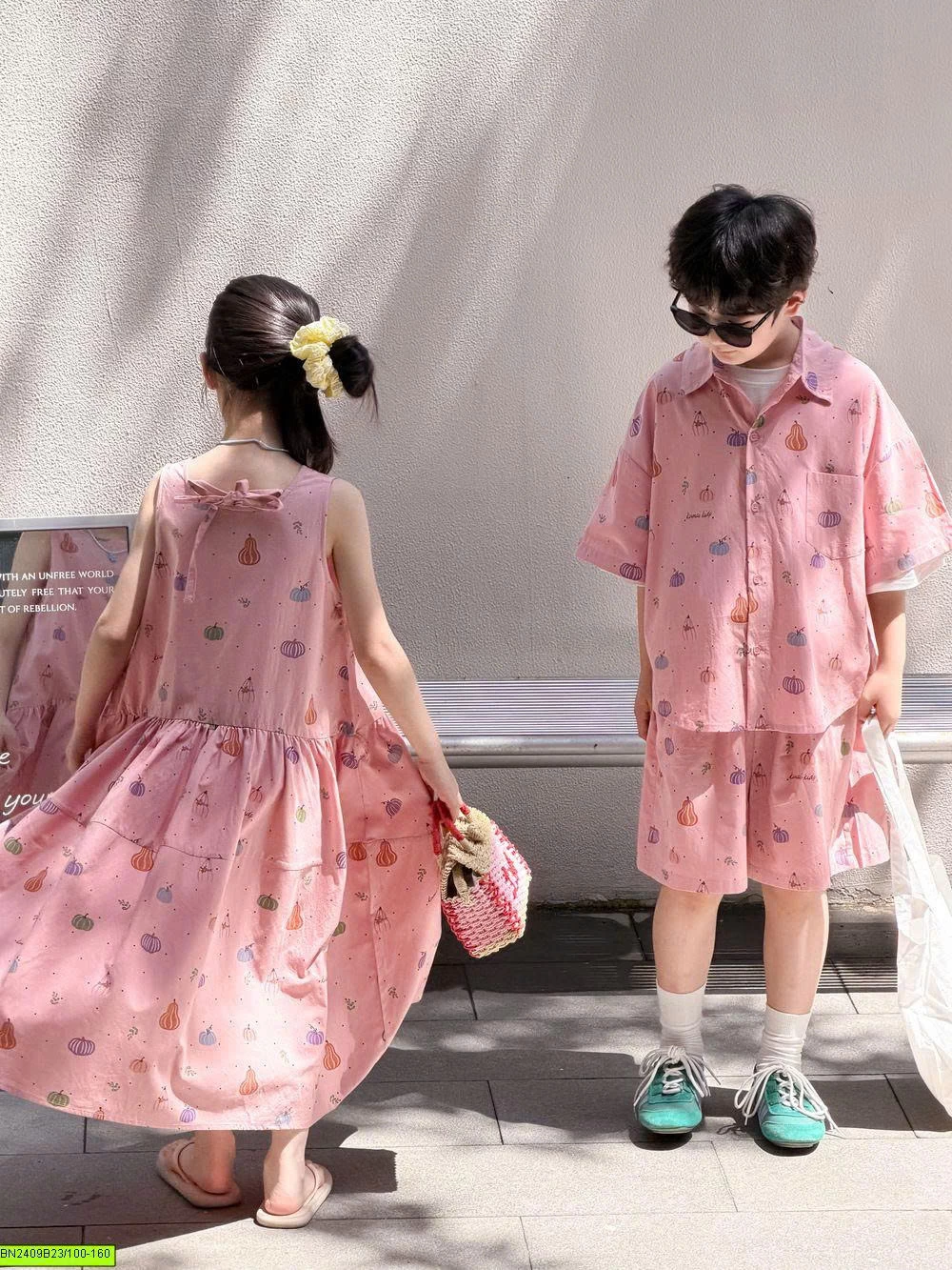COUPLE HỒNG IN HÌNH HỒ LÔ KUMAI