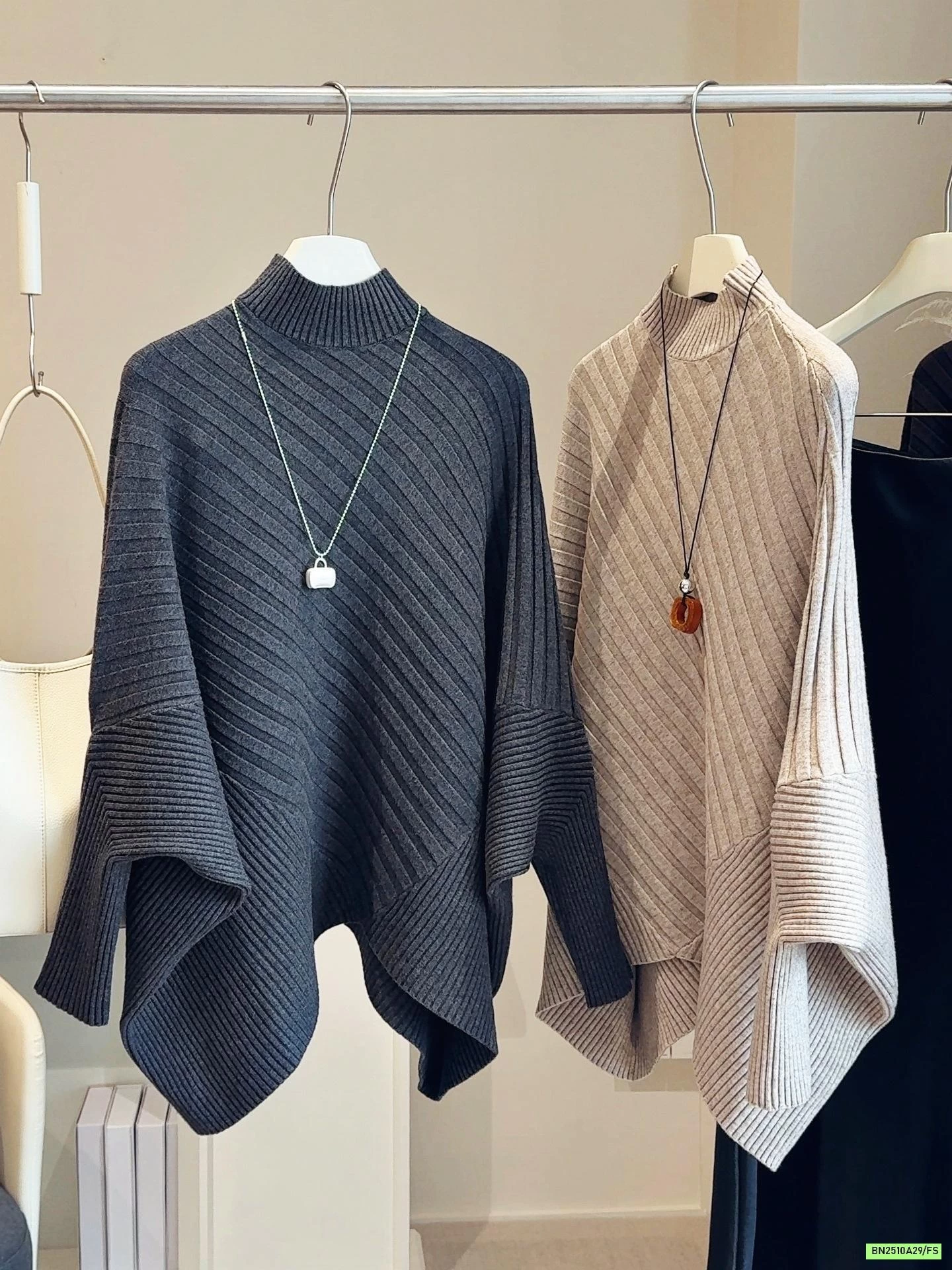 ÁO LEN CỔ LỌ TAY CÁNH DƠI ANNA